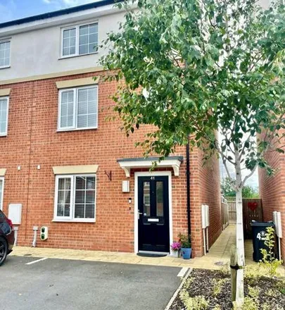 Buy this 3 bed townhouse on Black Brook Close in Scarisbrick, PR8 5BS