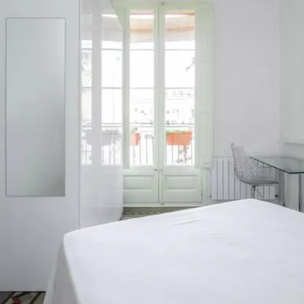Rent this 3 bed room on Carrer del Consell de Cent in 447, 08001 Barcelona