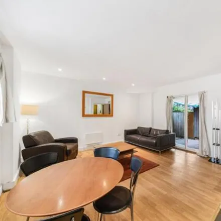 Rent this 1 bed room on 15 Chambers Street in London, SE16 4XL