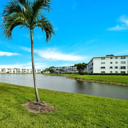 Buy this 2 bed condo on Harwood E in Harwood Crescent, Deerfield Beach