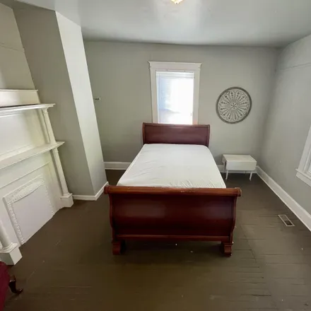 Rent this 1 bed room on Petersburg