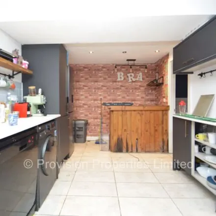 Image 6 - Shahjahan, Brudenell Avenue, Leeds, LS6 1HU, United Kingdom - Townhouse for rent