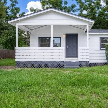 Buy this 2 bed house on 37 E Cleveland St in Apopka, Florida