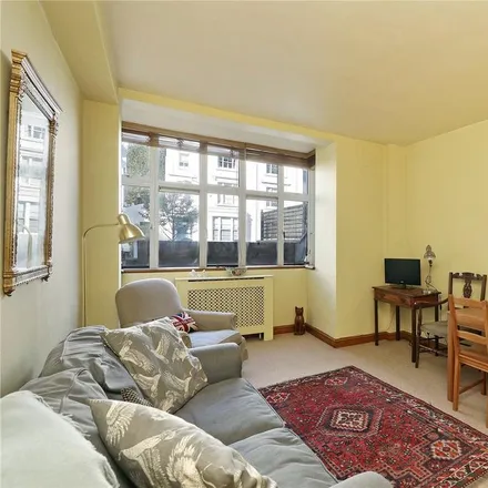 Rent this 1 bed apartment on Chepstow Court in Chepstow Villas, London