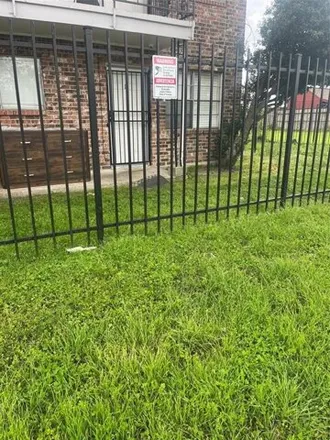 Rent this 2 bed house on 1378 Griffin Street in Houston, TX 77009