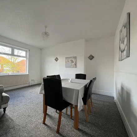 Image 3 - Brookside Crescent, Newcastle upon Tyne, NE5 3NA, United Kingdom - Apartment for rent