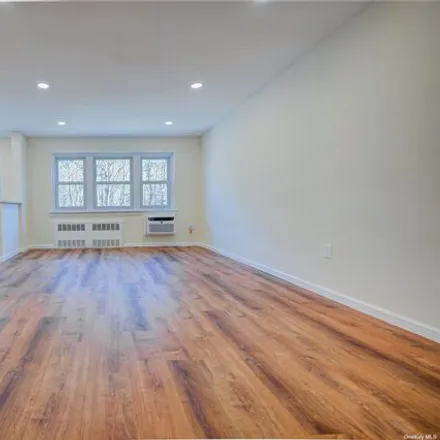 Buy this studio apartment on Glen Pearsall in 30 Pearsall Avenue, City of Glen Cove