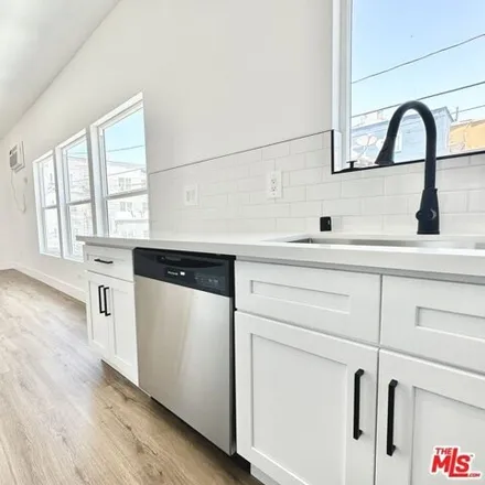 Image 4 - 1426 West 10th Place, Los Angeles, CA 90015, USA - House for rent