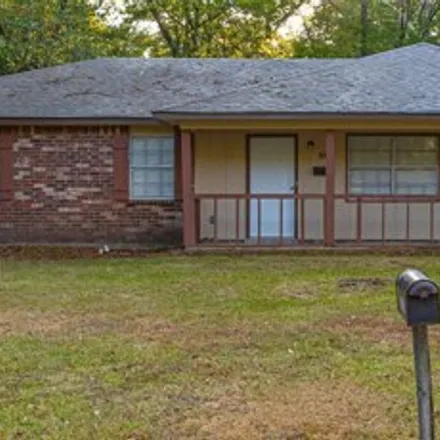 Buy this 3 bed house on 2929 Lakewood Drive in Jackson, MS 39212