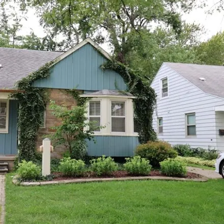 Rent this 3 bed house on 128 South Wilson Avenue in Royal Oak, MI 48067