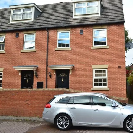 Rent this 3 bed townhouse on Bretton Close in Brierley, S72 9LP