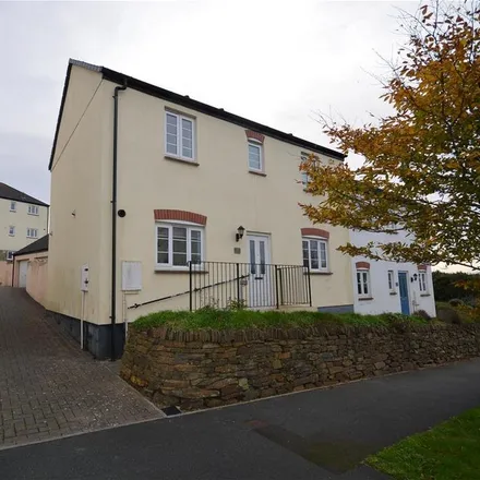 Rent this 3 bed townhouse on Carrine Way in Cornwall, TR1 3FA