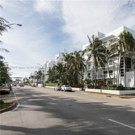 Image 2 - 7744 Collins Avenue, Miami Beach, FL 33141, USA - Condo for rent