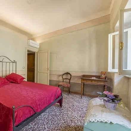 Rent this 2 bed apartment on Arezzo