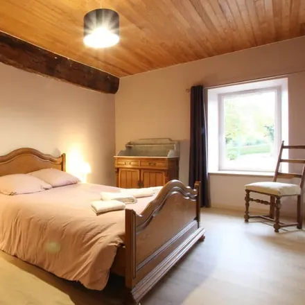 Rent this 3 bed townhouse on 50670 Saint-Michel-de-Montjoie