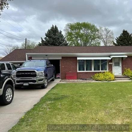 Buy this 3 bed house on 731 South Blaine Street in Grand Island, NE 68803