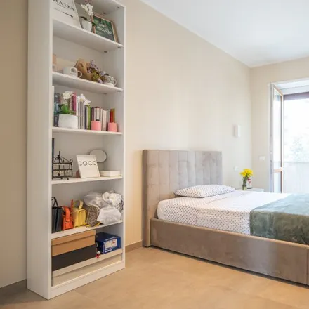 Rent this 4 bed room on Centro Tuina in Via Giovanni Battista Piranesi, 20135 Milan MI