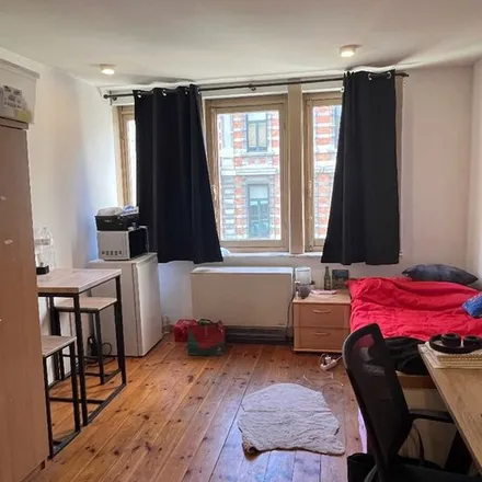 Rent this 1 bed apartment on Kortrijksesteenweg 11;11A;13;15 in 9000 Ghent, Belgium