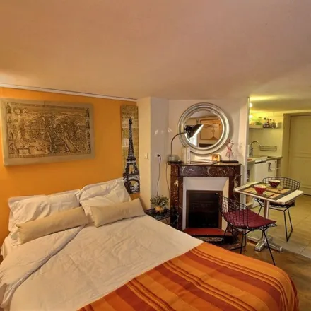 Image 6 - 1 Avenue Victoria, 75004 Paris, France - Apartment for rent