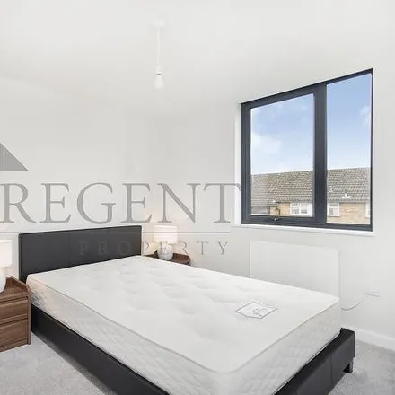 Image 5 - Rodwell Close, London, HA4 9NQ, United Kingdom - Apartment for rent