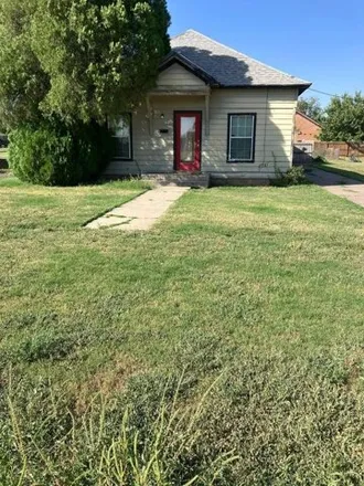 Image 2 - 1074 West 7th Street, Plainview, TX 79072, USA - House for sale