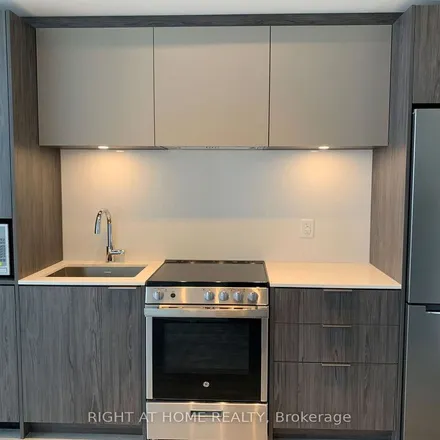 Image 2 - Lago, Annie Craig Drive, Toronto, ON M8V 1A2, Canada - Apartment for rent