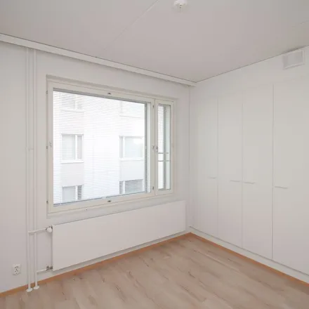 Rent this 3 bed apartment on Karavaanikuja 2 in 00980 Helsinki, Finland