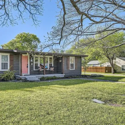 Buy this 2 bed house on 427 Vine Street in Grapevine, TX 76051