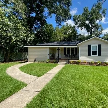 Rent this 3 bed house on 706 Glenview Drive in Tallahassee, FL 32303