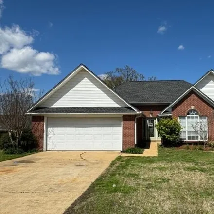 Buy this 3 bed house on 3426 Woodland Drive in Tupelo, MS 38826