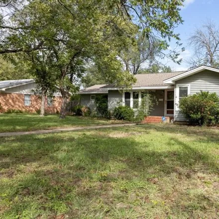 Image 1 - Avenue M, Brownwood, TX 76801, USA - House for sale