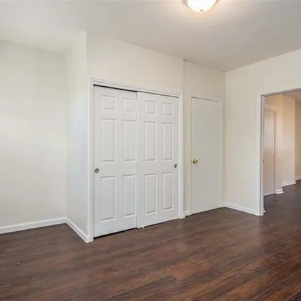 Image 4 - 30 Pearsall Avenue, Jersey City, NJ 07305, USA - Apartment for rent