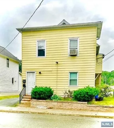 Rent this 2 bed house on Pizza One in Ringwood Avenue, Wanaque