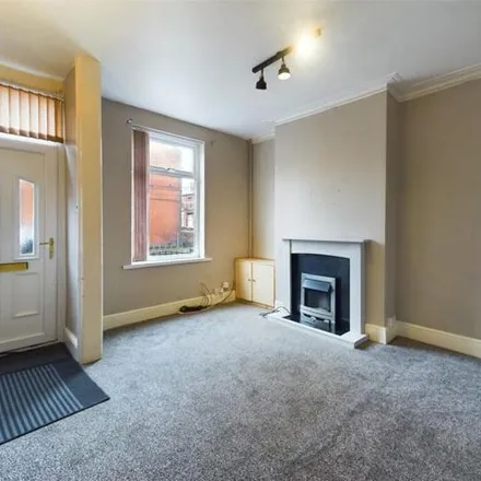Image 2 - Ewan Street, Manchester, M18 8NS, United Kingdom - Townhouse for rent