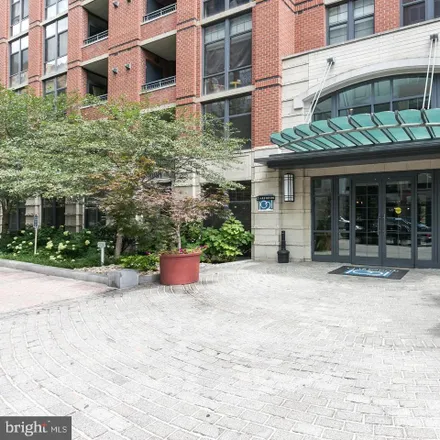 Rent this 1 bed apartment on 1021 North Garfield Street in Arlington, VA 22201