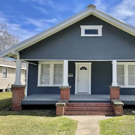 Rent this 3 bed house on 1035 Wagner Street in Port Neches, TX 77651