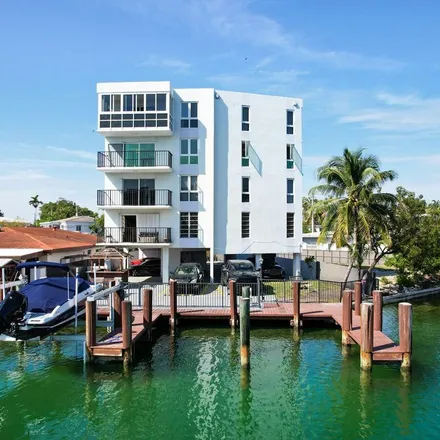 Image 3 - 8125 Crespi Boulevard, Miami Beach, FL 33141, USA - Apartment for rent