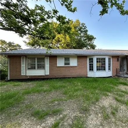 Buy this 5 bed house on 819 East Gay Street in Warrensburg, MO 64093