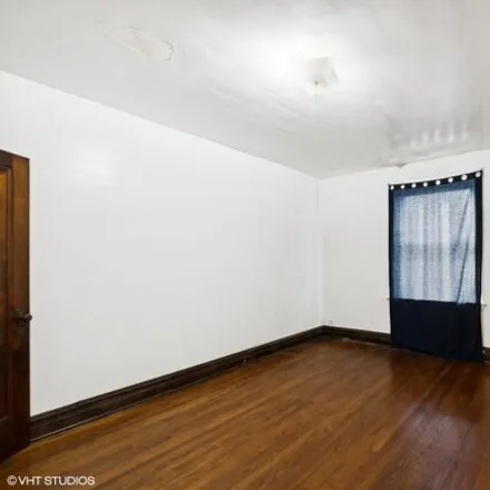 Image 6 - 4336 West Kamerling Avenue, Chicago, IL 60651, USA - House for sale