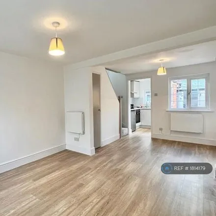 Image 2 - The Balloon, 52 Foster Hill Road, Bedford, MK40 2ET, United Kingdom - Townhouse for rent
