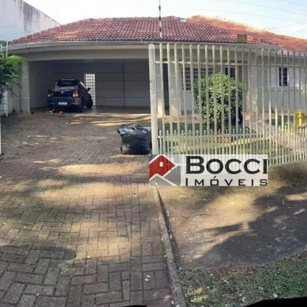 Buy this 4 bed house on Avenida Paraná in Foz do Iguaçu - PR, 85866-010