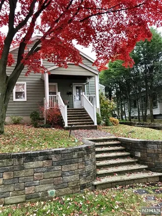 Rent this 4 bed house on Chestnut Street in Park Ridge, Bergen County