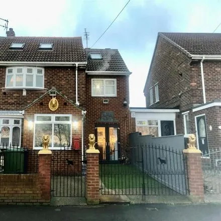 Buy this 3 bed duplex on White Hill Road in Easington Lane, DH5 0PA