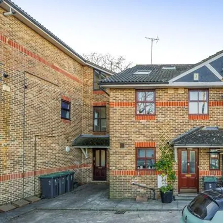 Buy this 5 bed house on 1;2 Martins Walk in London, N10 1JT