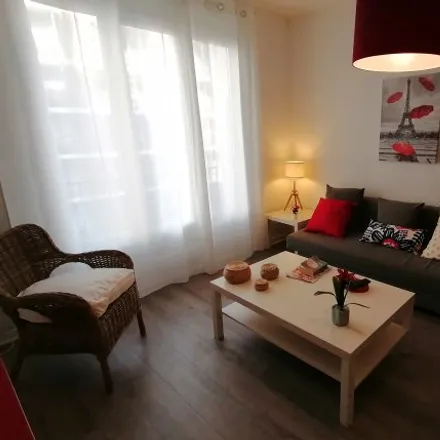 Image 2 - Grenoble, ARA, FR - Apartment for rent