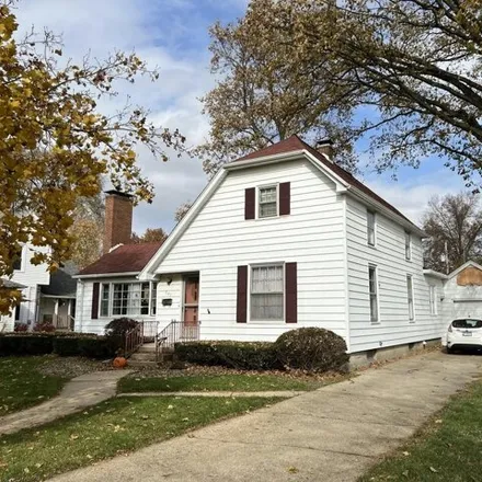 Buy this 3 bed house on 271 West Patton Street in Paxton, IL 60957