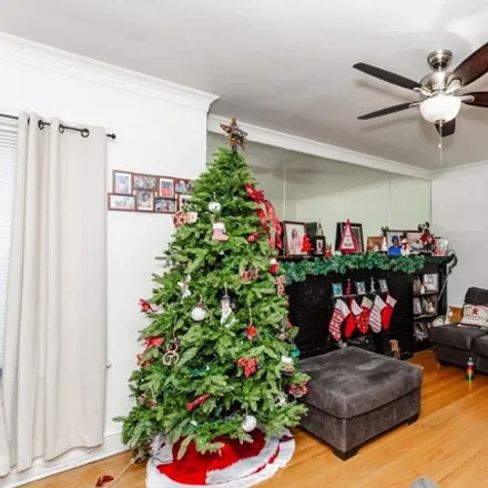 Image 9 - 5321 West Potomac Avenue, Chicago, IL 60651, USA - House for sale