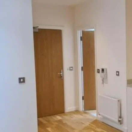 Rent this 2 bed apartment on Government office in Lansdowne Road, London