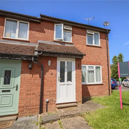 Rent this 3 bed duplex on unnamed road in Chavey Down, RG12 9TY