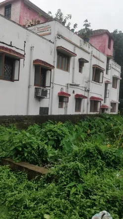 Rent this 2 bed apartment on Kolkata in Mukundapur, IN